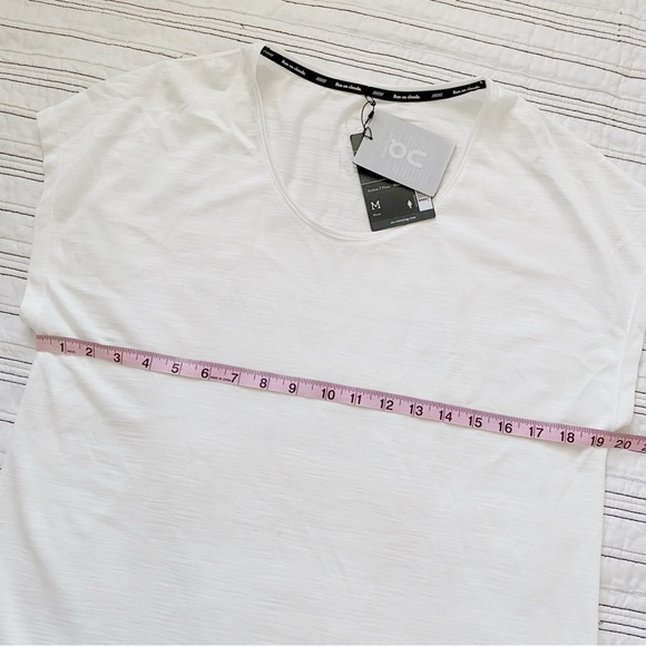 NWT On Cloud Running Active-T Flow Quick-drying Athletic Shirt White size Medium - Picture 9 of 10